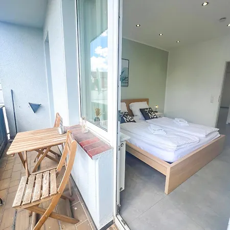 Apartment Pakito Zentrum - Balkon - Geraeumig - Modern - Parkplatz *
